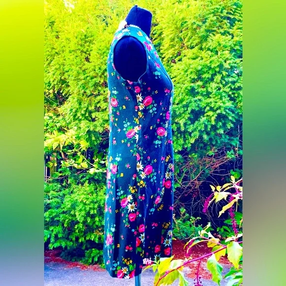 Vintage 1960’s cotton needle point print dress